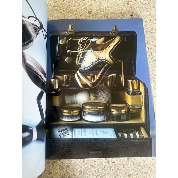 Blahnik by Boman: Chronicle Books- Shoes, Photographs, Conversation - Picture 6 of 9